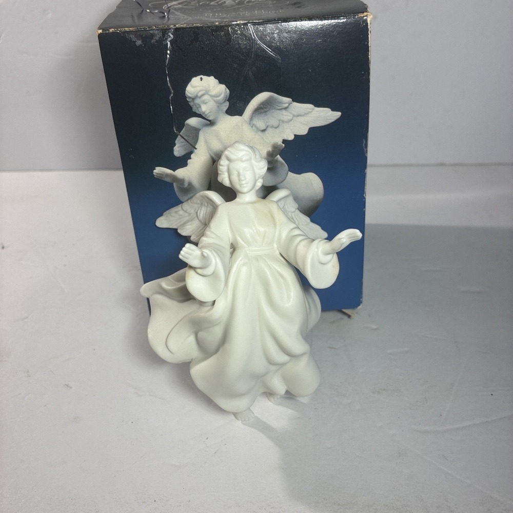 Avon Nativity Collectibles Vintage 1985 The Angel Flying Hanging White Porcelain